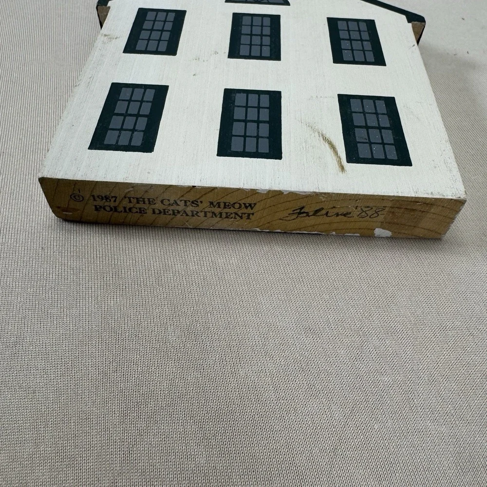 Cat's Meow Police Department Series V‎ - 1987 signed